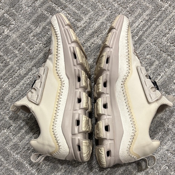 Women’s Neutral Beige Athletic Sneakers size 8 - Picture 7 of 8